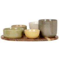 set de 5 cuencos de aperitivo de ceramica verde amarillo y beige con bandeja de madera de acacia