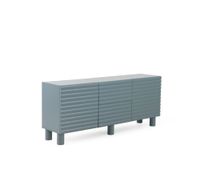 aparador azul con relieve ondulado en puertas y cajones