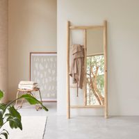 espejo de pie de madera de teca