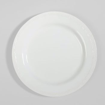Plato llano de cerámica blanca con ribete en relieve