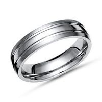 anillo moderno de titanio parcialmente pulido de 6 mm de ancho