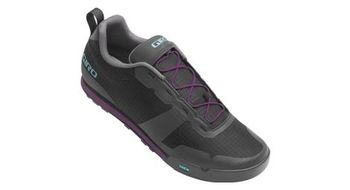 Zapatilla mtb giro track er fastlace negra   purpura para mujer