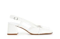 zapatos abiertos por detras de charol con borde y cinturon white