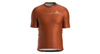 Adicta lab camisa quartz tech s s marron ladrillo