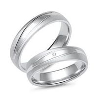 alianzas de oro blanco o platino con diamante