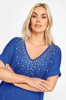 yours camiseta de pico azul cobalto adornada con tachas de estrella mujer curvy y tallas grandes yours