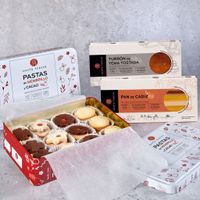 pack de pan de cadiz turron de yema y lata de pastas de cacao