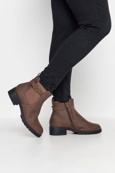 Botines Marrones Con Hebilla En Diferentes Anchos