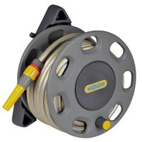 carrete montado en pared 30 m con manguera de 15 m hozelock