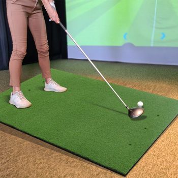 Tapete De Golf 3 En 1 Con Césped Artificial, 2 Tees De Golf, 2 Varillas De Alineación Y 6 Orificios Para Tees Preperforados De 60 X 47 Pulgadas