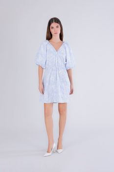 vestido de popelina de rayas y bordado light blue striped s