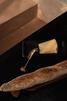 Cuchillo para queso de latón en dorado 17,5x4x1 cm