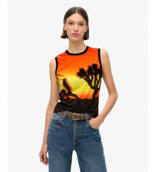 Superdry para mujer. W6011959A Camiseta de tirantes con subestampado naranja, negro (XS), Casual, Algodón, Sin mangas / Tirantes
