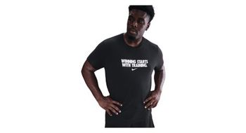 Camiseta de manga corta nike negro  hombre