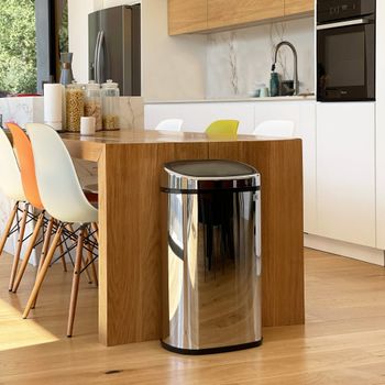 Cubo de basura de cocina de apertura a presión plata  58l