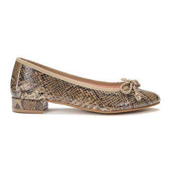 Bailarina con tacón y punta alargada en piel tipo serpiente. Modelo Boa 100