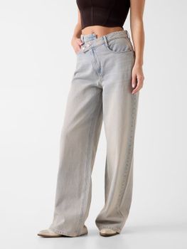 Wide-Leg Jeans