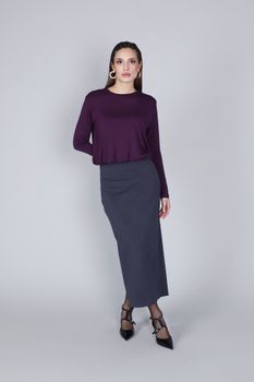 camiseta de cuello redondo con dobladillo remangado burgundy