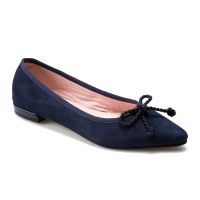 bailarina punta ante azul