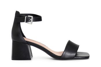 sandalias de piel con tira al tobillo. black
