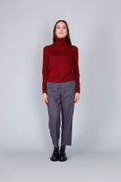 sueter de cuello alto con botones en las mangas burgundy s