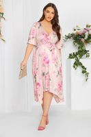 yours london vestido cruzado rosa palido de grandes flores rosadas mujer curvy y tallas grandes yours london