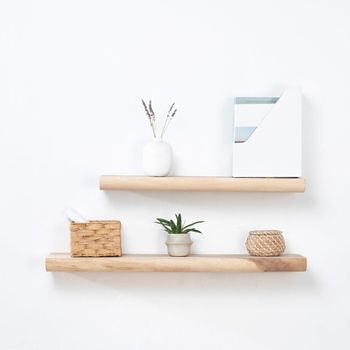 Natura estante madera de trembesí 70x20x5cm.