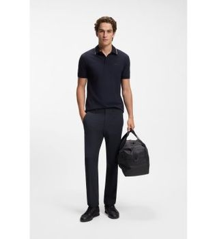 BOSS para hombre. 50534305 Pantalón regular fit de tejido elástico repelente al agua marino (56), Casual, Sintético