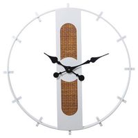 reloj blanco y natural