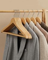 40 perchas con ranuras de madera maciza natural
