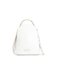 mochila con bolsillos laterales con asa tejida cream