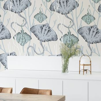 Papel pintado panorámico con motivos de rayas y corales, bei