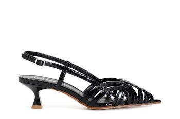 zapato de salón con tira por detrás de la pala en jaula efecto charol black