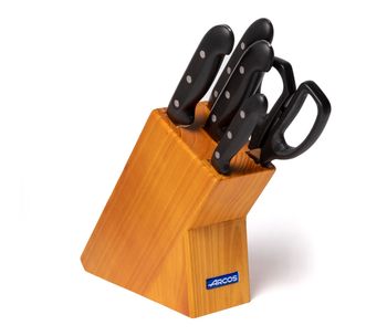 Juego de 4 cuchillos y tijera Arcos Maitre 152100 de acero inoxidable Nitrum y mango de polipropileno 5 piezas caja de regalo en madera de pino