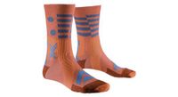 x socks gravel perform merino crew naranja azul