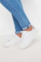 deportivas blancas con estrella troquelada en ancho especial