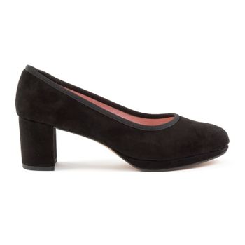 Zapato salón en ante negro, tacón cuadrado forrado. Modelo: Isis
