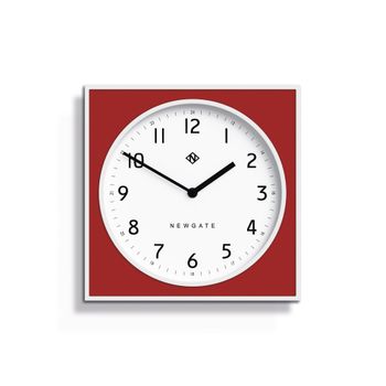 Reloj de pared moderno cuadrado blanco mate con panel rojo vivo