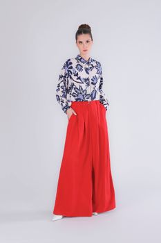 pantalón palazzo con pinzas en mezcla de lino red