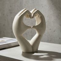 estatuilla de resina color crema 165x7x20 cm