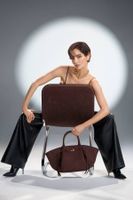 bolso de mano allegra de ante