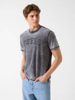 camiseta estampado logo