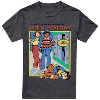 Steven Rhodes Camiseta Assume The Fetal Position para mujer