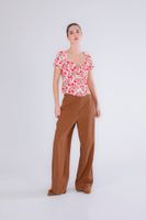 top estampado con espalda elastica multired flower