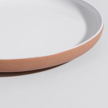 Plato de postre de gres blanco y terracota