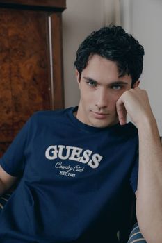 Camiseta Con Logo Bordado