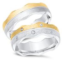 alianzas 8 quilates oro amarillo-blanco 5 diamantes