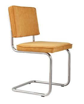Silla de terciopelo amarillo
