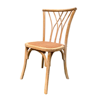 silla country natural eme mobiliario fabricada en madera de olmo con acabado enharinado silla apilable