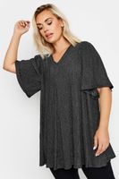 yours top negro de pico con vuelo brillo metalizado mujer curvy y tallas grandes yours